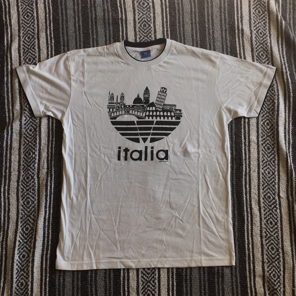 Never worn adidas Italia T Shirt